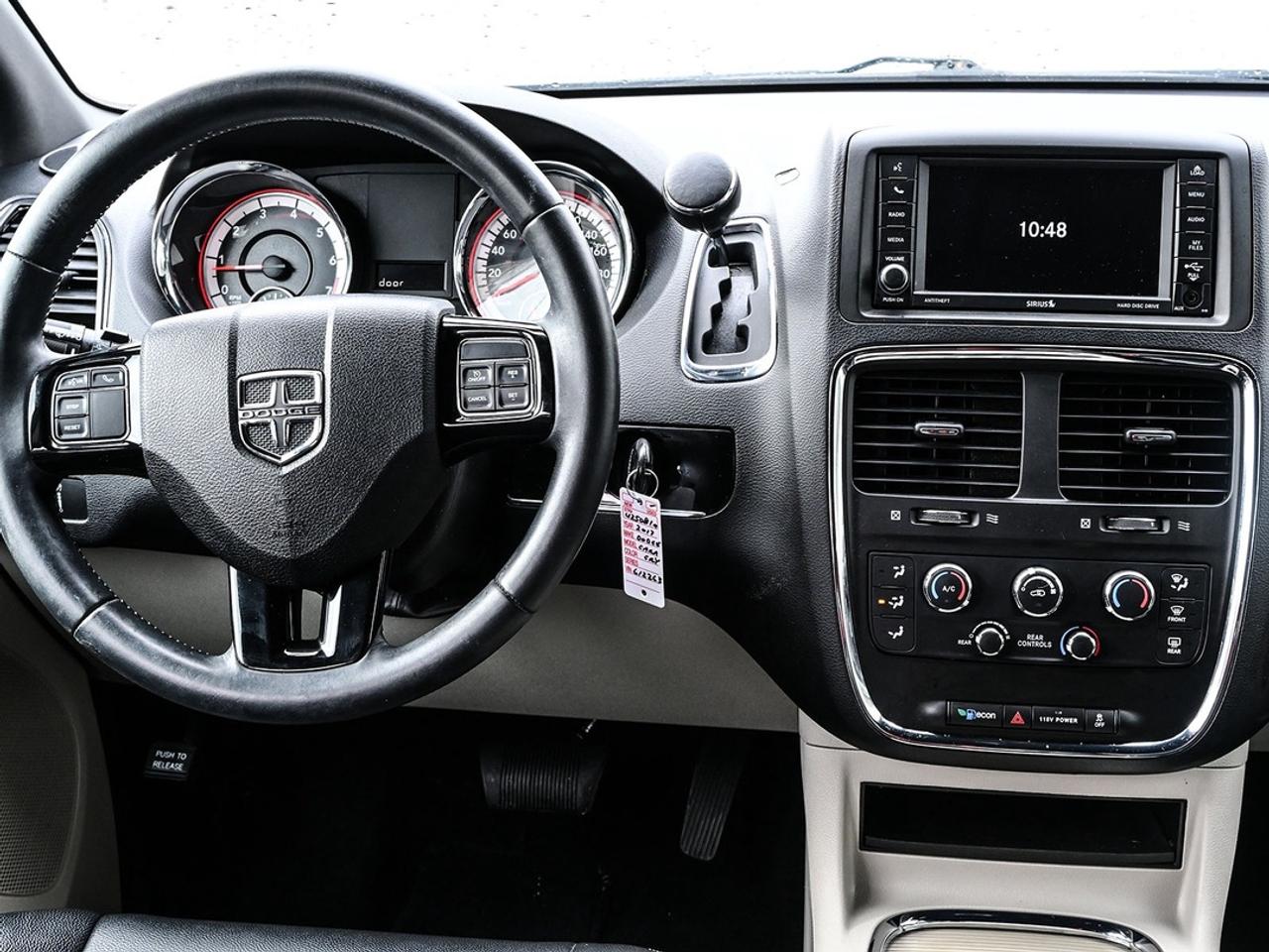 2017 Dodge Grand Caravan SXT Premium Plus Photo
