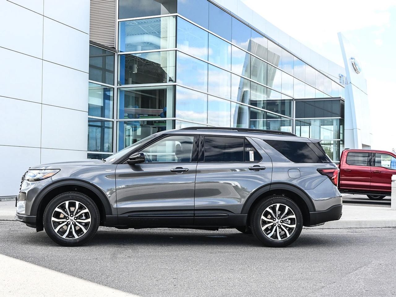 2027 Ford Explorer ST-Line Photo4