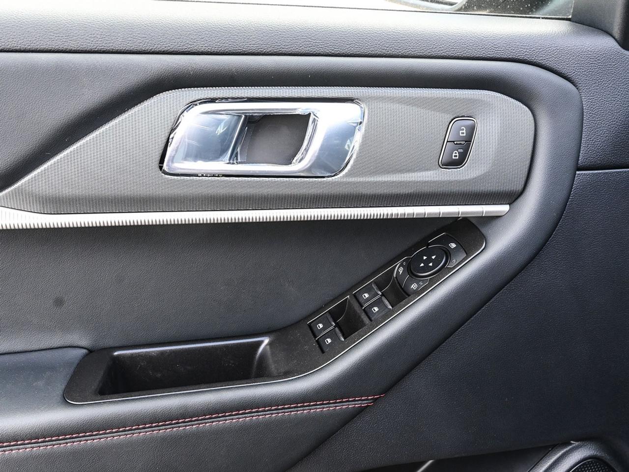 2027 Ford Explorer ST-Line Photo