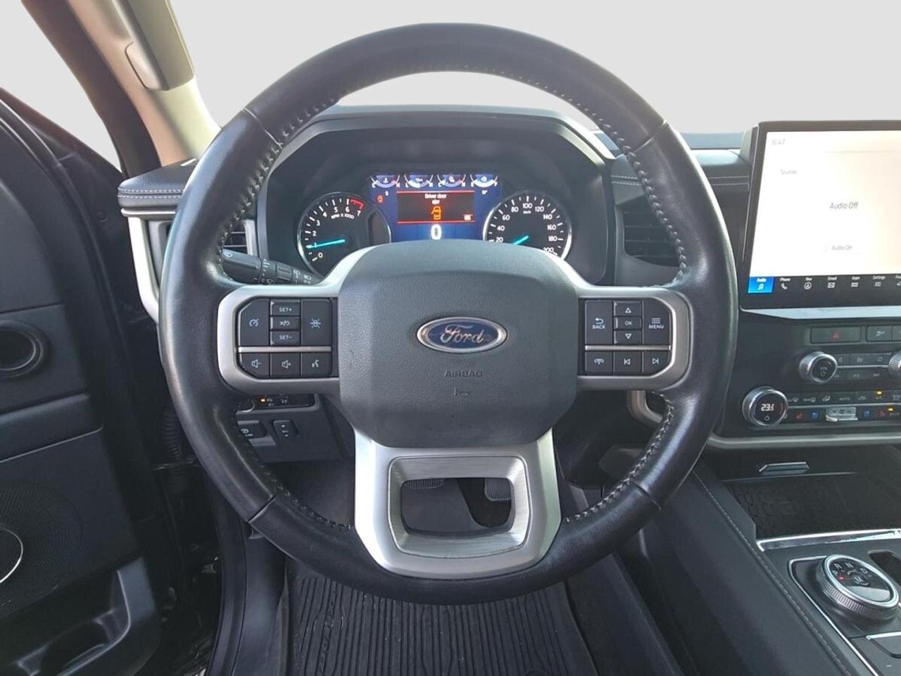 2023 Ford Expedition XLT Photo