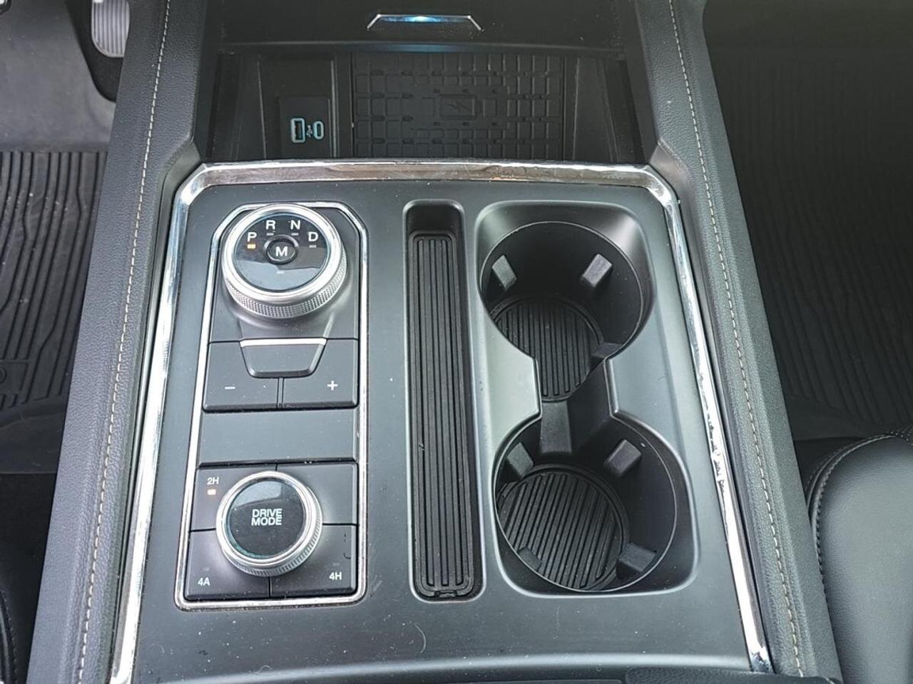2023 Ford Expedition XLT Photo