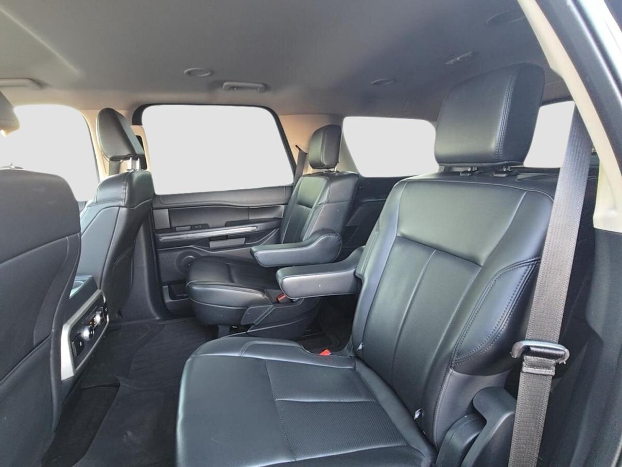 2023 Ford Expedition XLT Photo