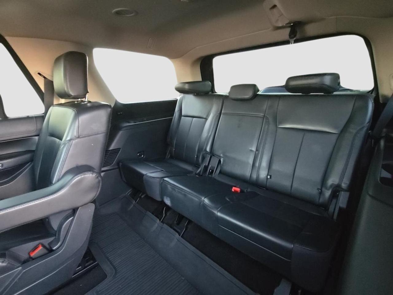 2023 Ford Expedition XLT Photo