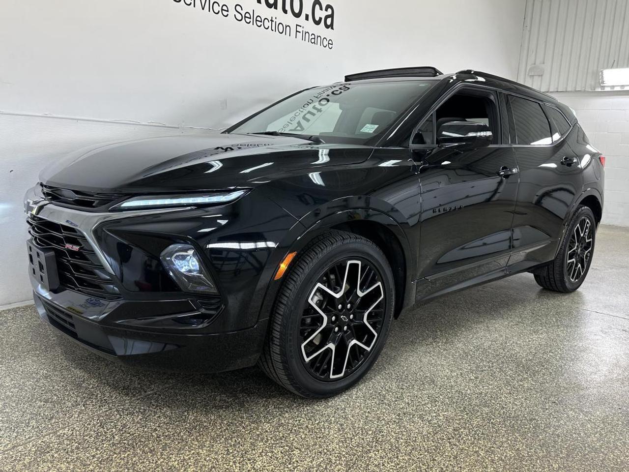 2024 Chevrolet Blazer RS/AWD/33KM/PANOROOF/LEATHER/NAVI/1 OWNER LEASE RETURN! Photo