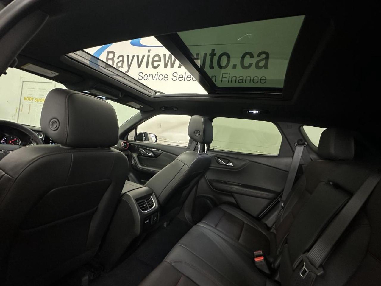 2024 Chevrolet Blazer RS/AWD/33KM/PANOROOF/LEATHER/NAVI/1 OWNER LEASE RETURN! Photo