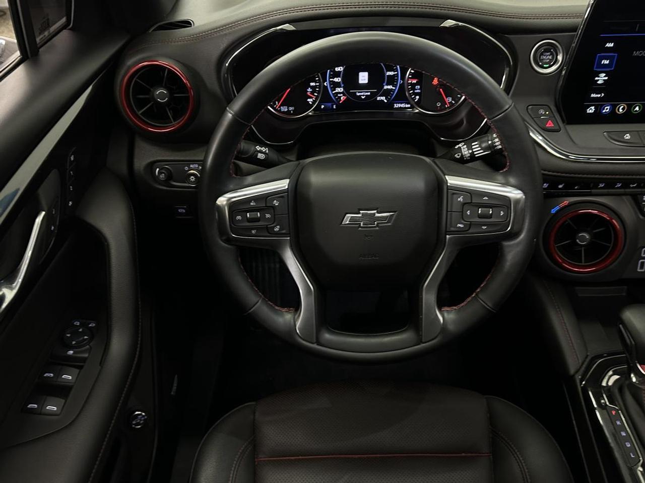 2024 Chevrolet Blazer RS/AWD/33KM/PANOROOF/LEATHER/NAVI/1 OWNER LEASE RETURN! Photo