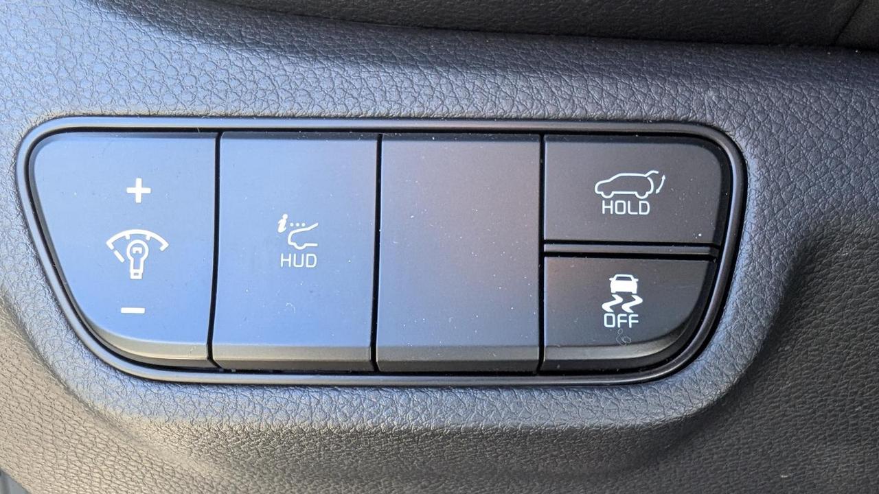 2025 Kia Seltos X-LINE Photo