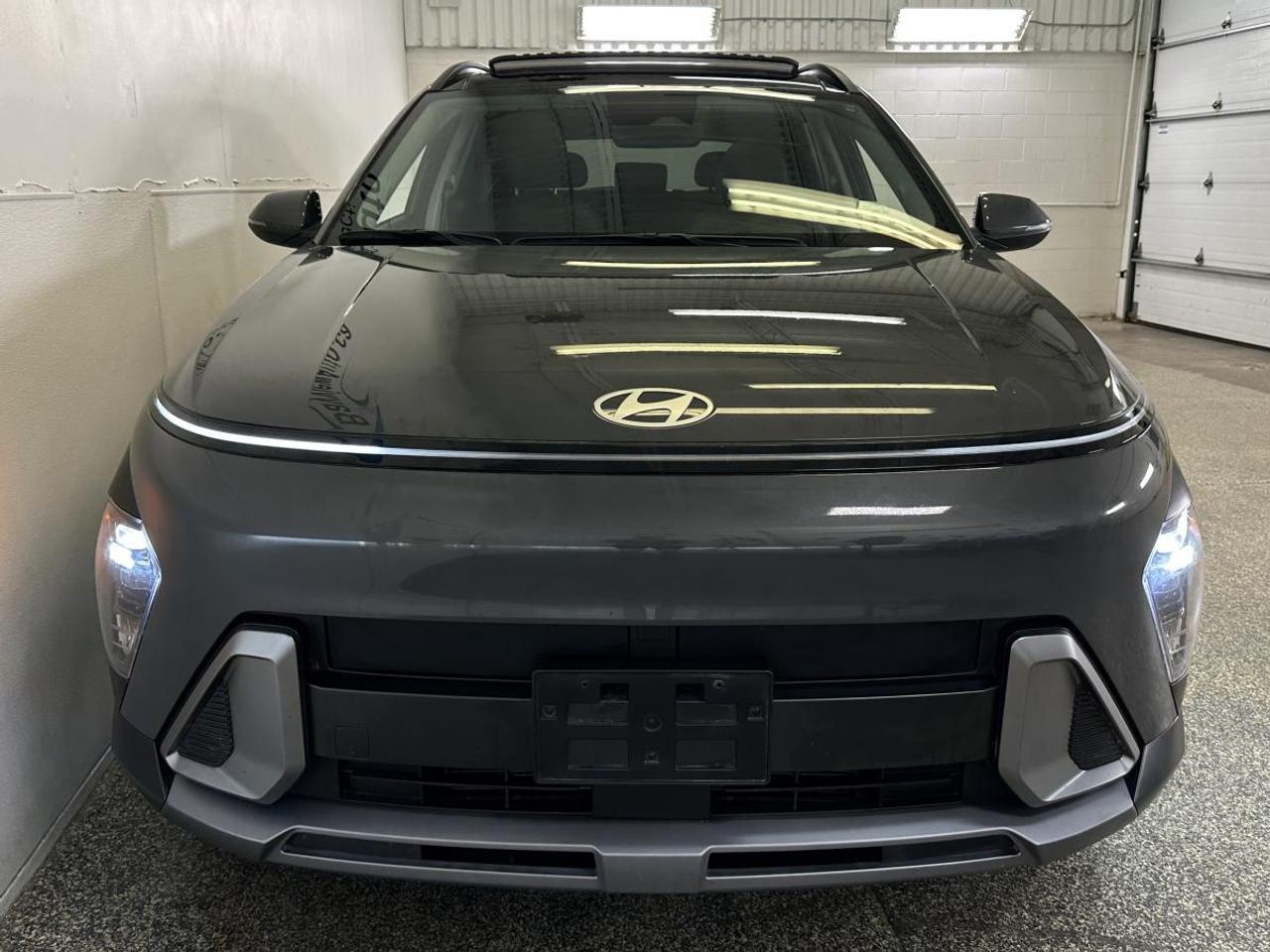 2025 Hyundai KONA 2.0L Preferred w/Trend Package PREFERRED/TREND PKG/AWD/LEATHER/ROOF/MORE! Photo1