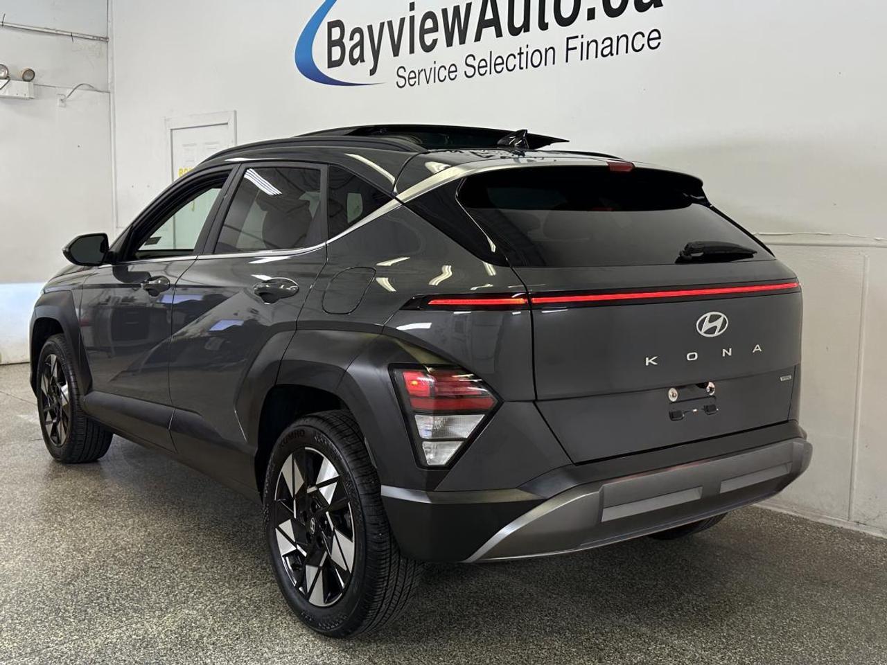 2025 Hyundai KONA 2.0L Preferred w/Trend Package PREFERRED/TREND PKG/AWD/LEATHER/ROOF/MORE! Photo