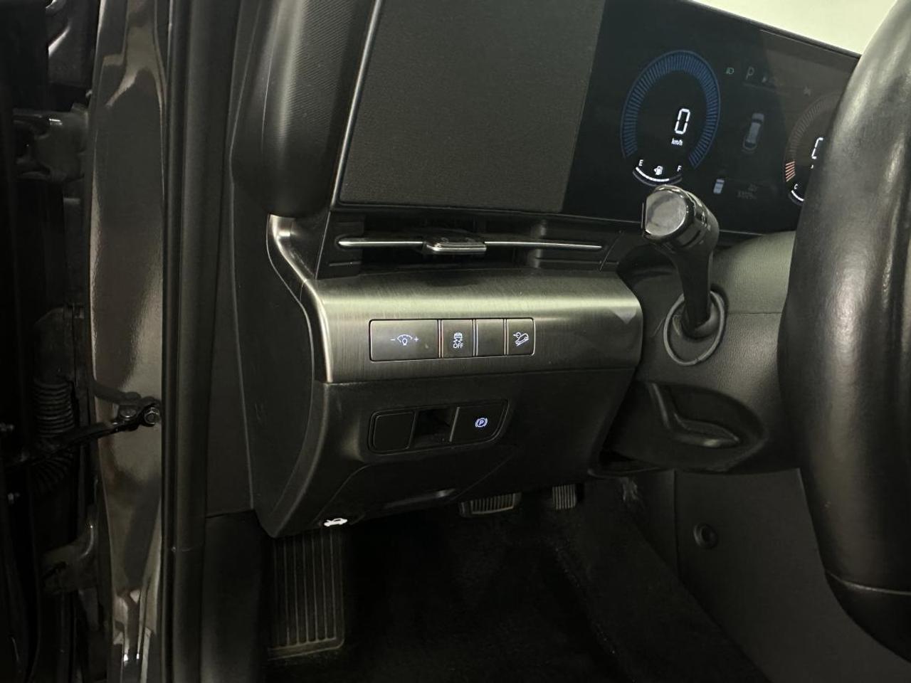 2025 Hyundai KONA 2.0L Preferred w/Trend Package PREFERRED/TREND PKG/AWD/LEATHER/ROOF/MORE! Photo
