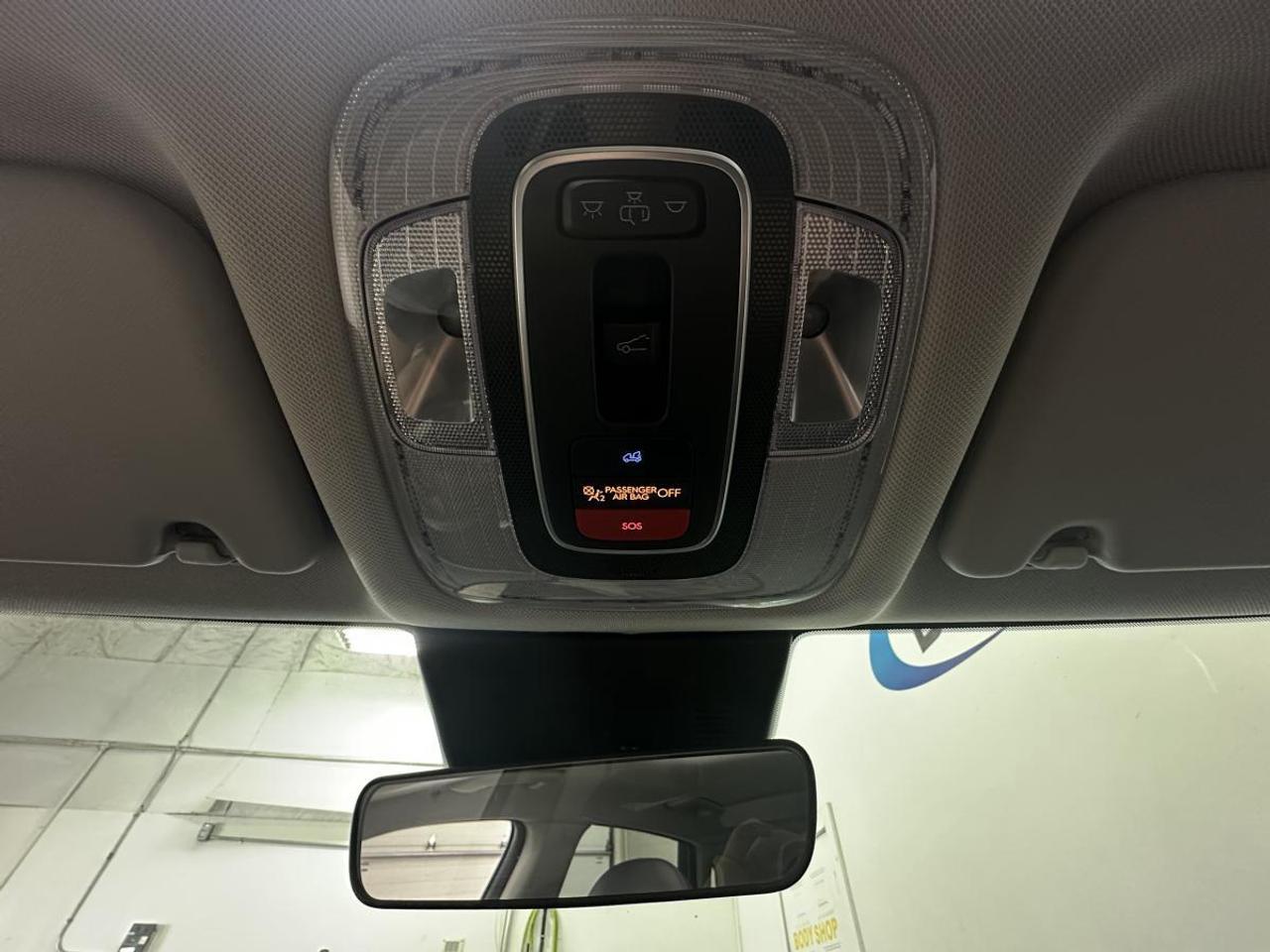 2025 Hyundai KONA 2.0L Preferred w/Trend Package PREFERRED/TREND PKG/AWD/LEATHER/ROOF/MORE! Photo
