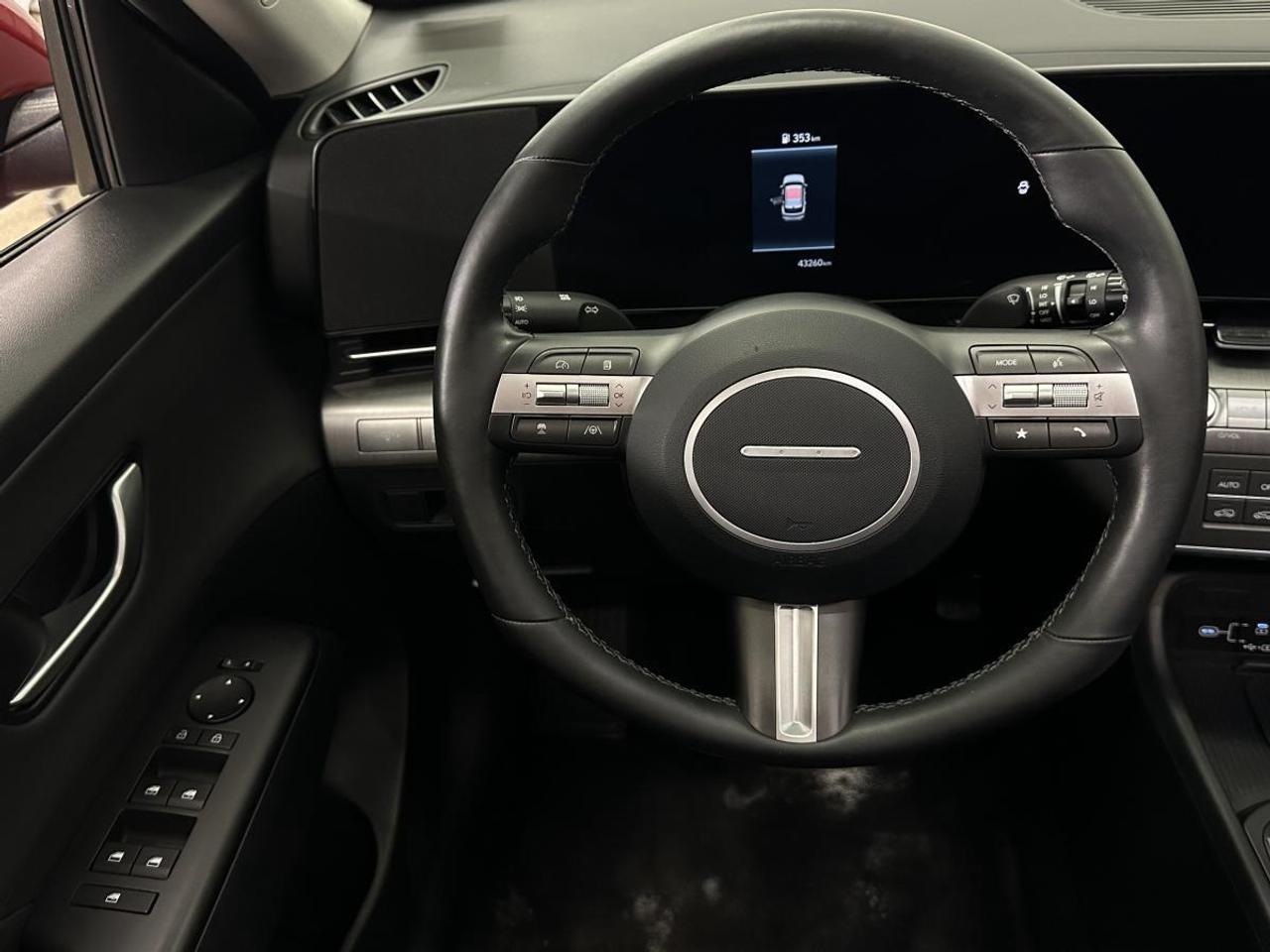 2025 Hyundai KONA 2.0L Preferred w/Trend Package PREFERRED/TREND PKG/AWD/LEATHER/ROOF/MORE! Photo