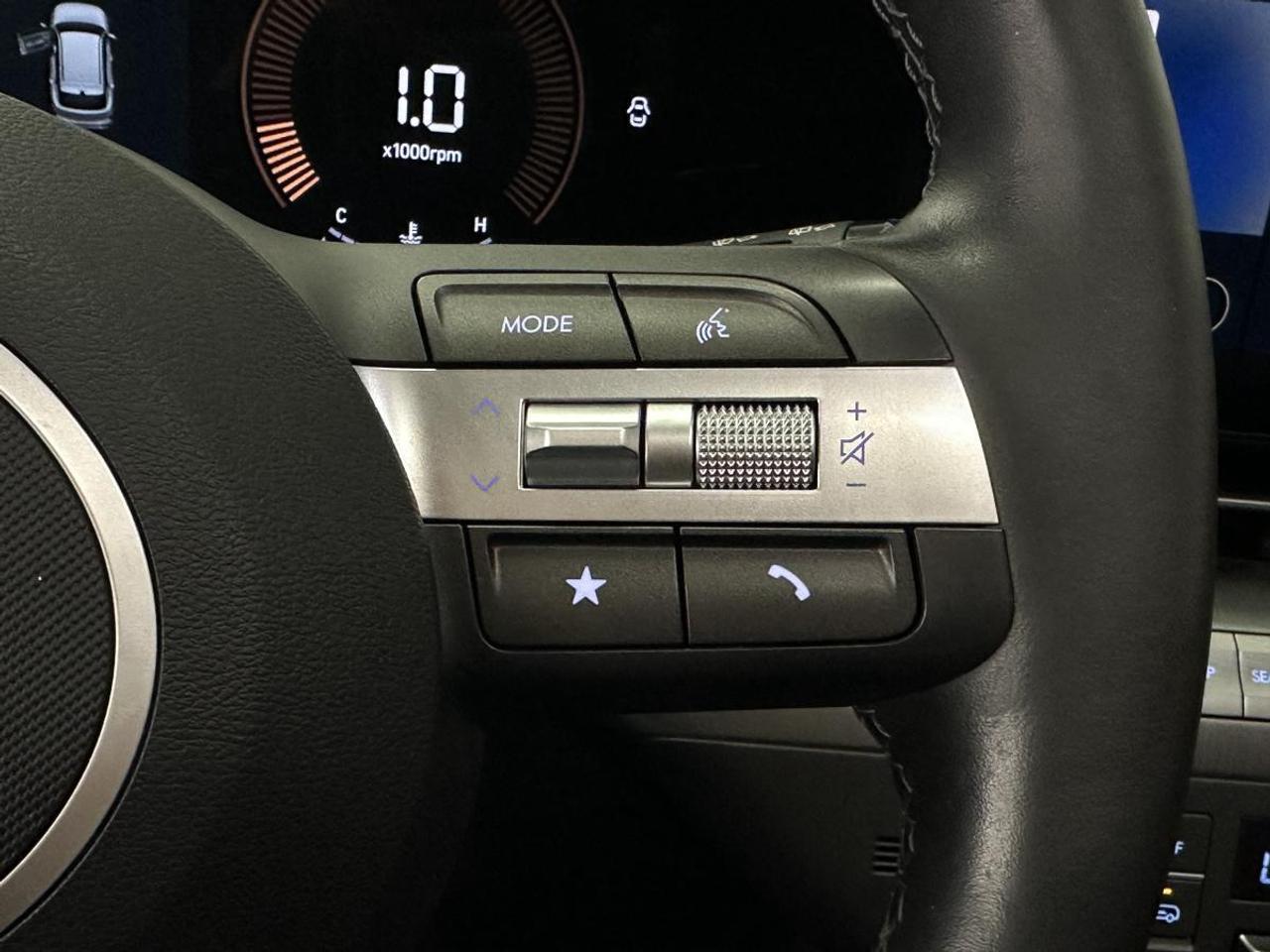 2025 Hyundai KONA 2.0L Preferred w/Trend Package PREFERRED/TREND PKG/AWD/LEATHER/ROOF/MORE! Photo