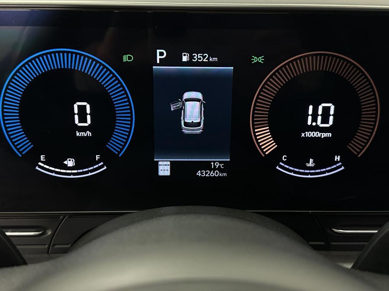 2025 Hyundai KONA 2.0L Preferred w/Trend Package PREFERRED/TREND PKG/AWD/LEATHER/ROOF/MORE! Photo