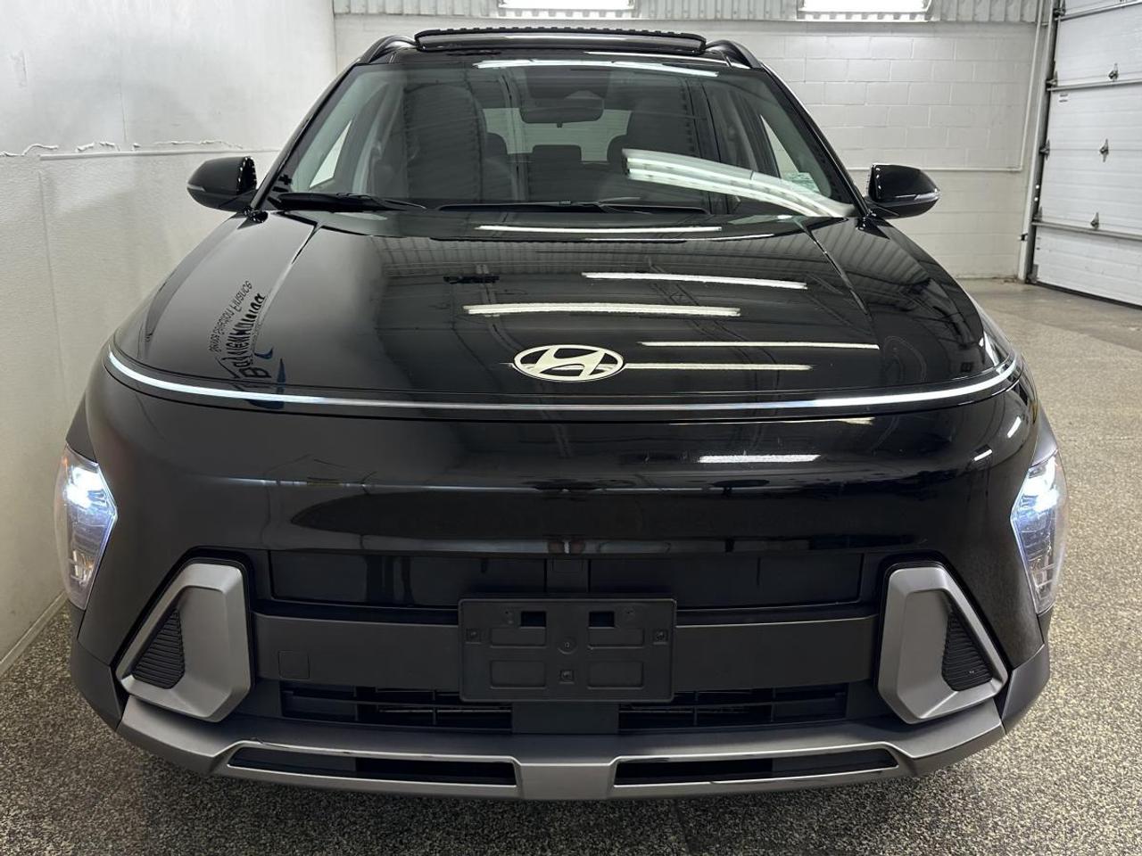 2025 Hyundai KONA 2.0L Preferred w/Trend Package PREFERRED/TREND PKG/AWD/LEATHER/ROOF/MORE! Photo1