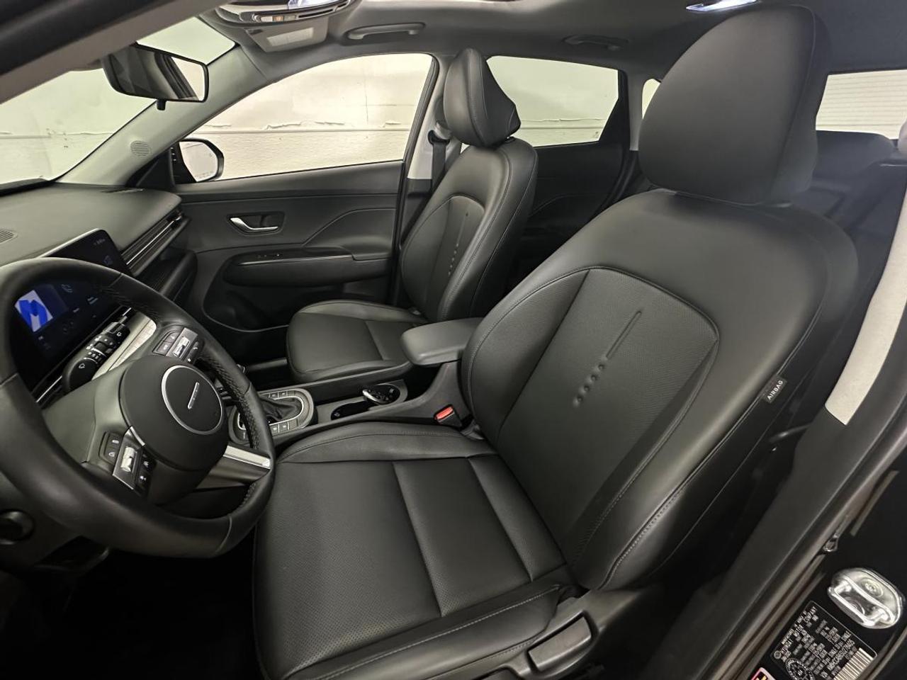 2025 Hyundai KONA 2.0L Preferred w/Trend Package PREFERRED/TREND PKG/AWD/LEATHER/ROOF/MORE! Photo
