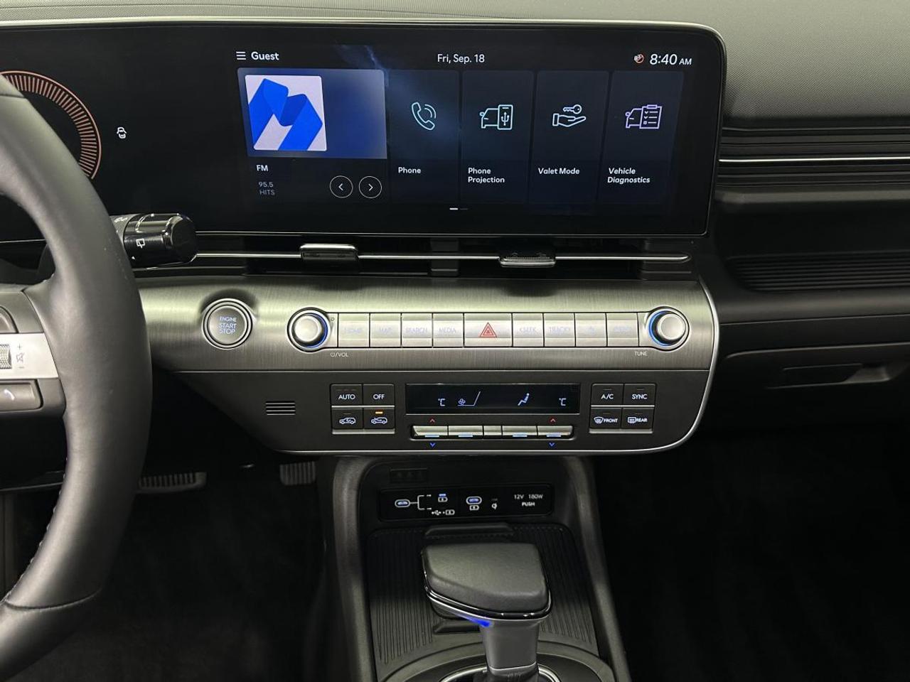 2025 Hyundai KONA 2.0L Preferred w/Trend Package PREFERRED/TREND PKG/AWD/LEATHER/ROOF/MORE! Photo