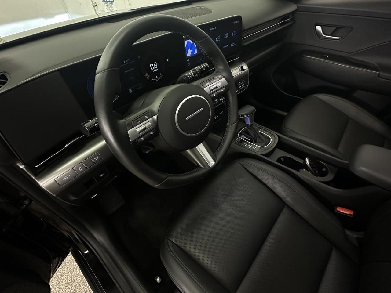 2025 Hyundai KONA 2.0L Preferred w/Trend Package PREFERRED/TREND PKG/AWD/LEATHER/ROOF/MORE! Photo