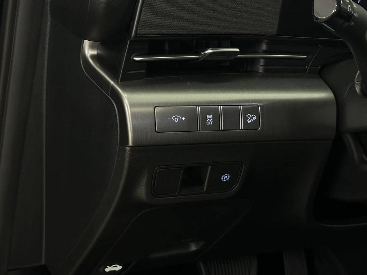 2025 Hyundai KONA 2.0L Preferred w/Trend Package PREFERRED/TREND PKG/AWD/LEATHER/ROOF/MORE! Photo
