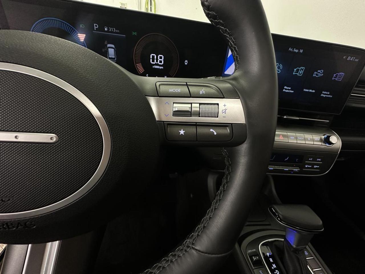 2025 Hyundai KONA 2.0L Preferred w/Trend Package PREFERRED/TREND PKG/AWD/LEATHER/ROOF/MORE! Photo