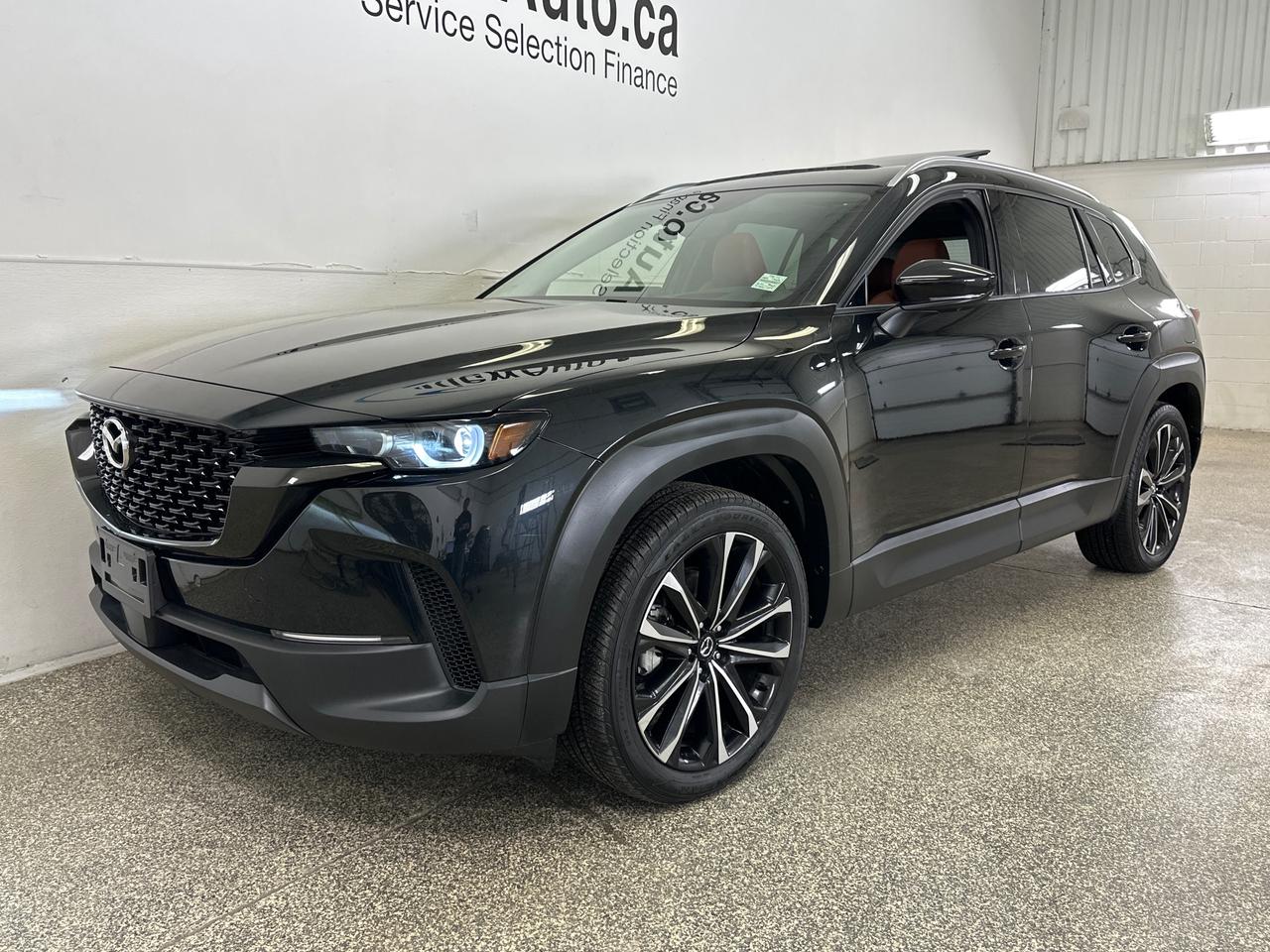 2025 Mazda CX-50 GT/AWD/14KM/BROWN LEATHER/PANOROOF/NAVI/1 OWNER LEASE RETURN! Photo