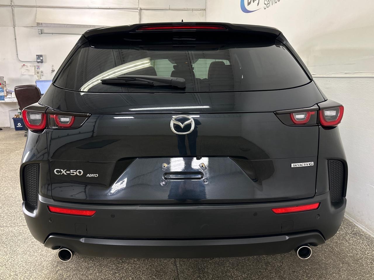 2025 Mazda CX-50 GT/AWD/14KM/BROWN LEATHER/PANOROOF/NAVI/1 OWNER LEASE RETURN! Photo