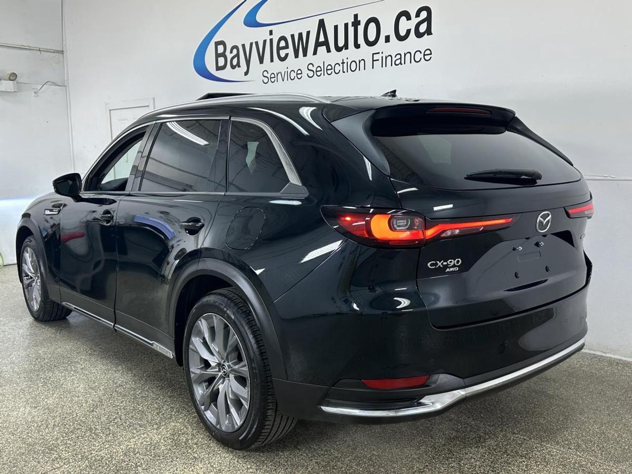 2025 Mazda CX-90 MHEV GT/HYBRID/AWD/7 PASSENGER/LEATHER/ROOF/NAV/1 OWNER LEASE RETURN! Photo