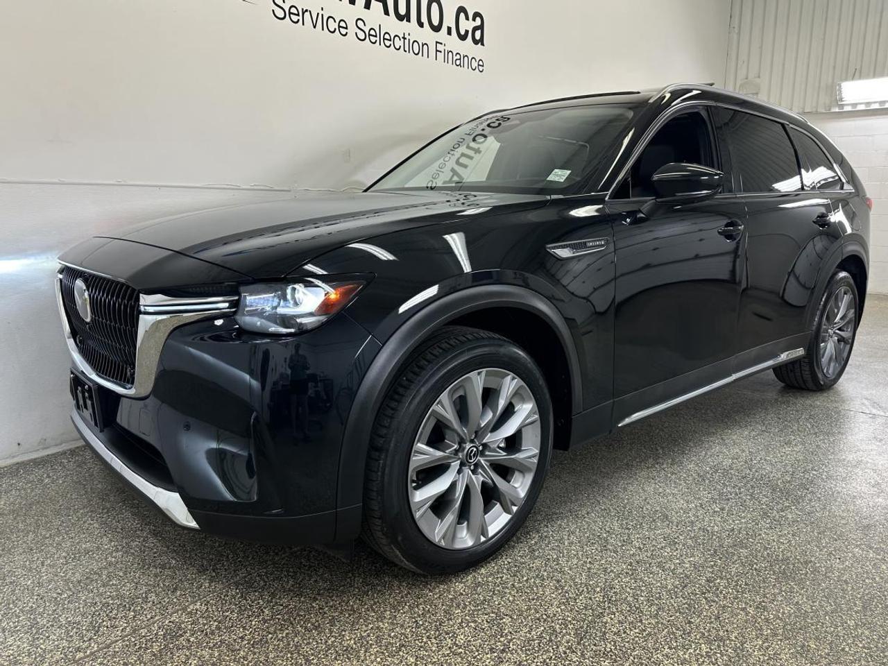 2025 Mazda CX-90 MHEV GT/HYBRID/AWD/7 PASSENGER/LEATHER/ROOF/NAV/1 OWNER LEASE RETURN! Photo2