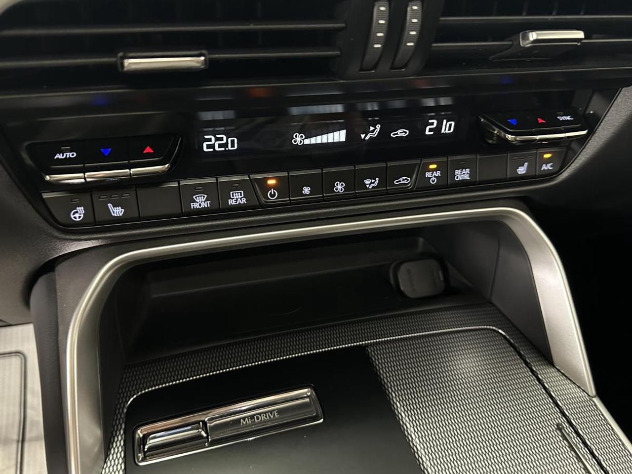 2025 Mazda CX-90 MHEV GT/HYBRID/AWD/7 PASSENGER/LEATHER/ROOF/NAV/1 OWNER LEASE RETURN! Photo
