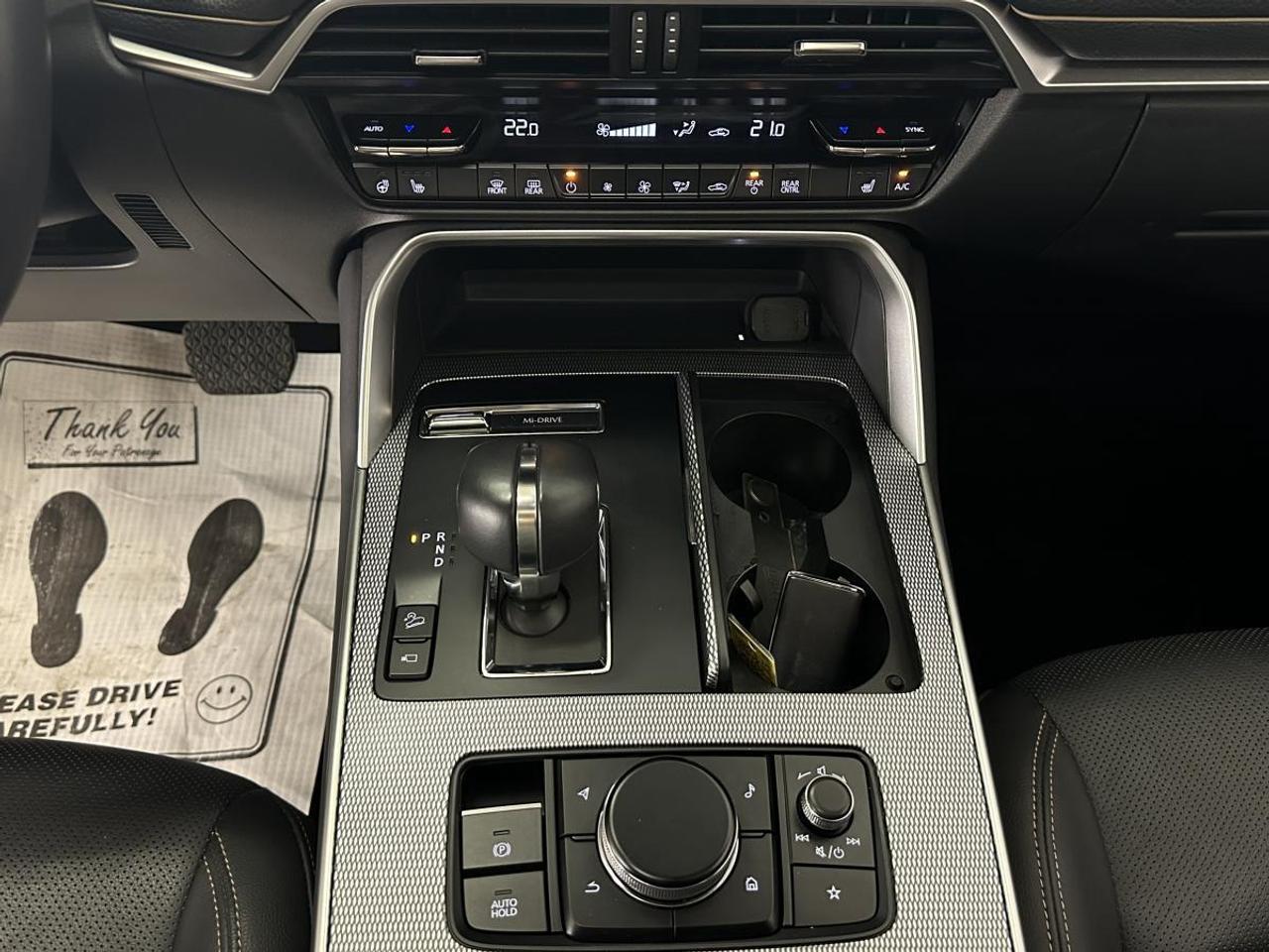 2025 Mazda CX-90 MHEV GT/HYBRID/AWD/7 PASSENGER/LEATHER/ROOF/NAV/1 OWNER LEASE RETURN! Photo
