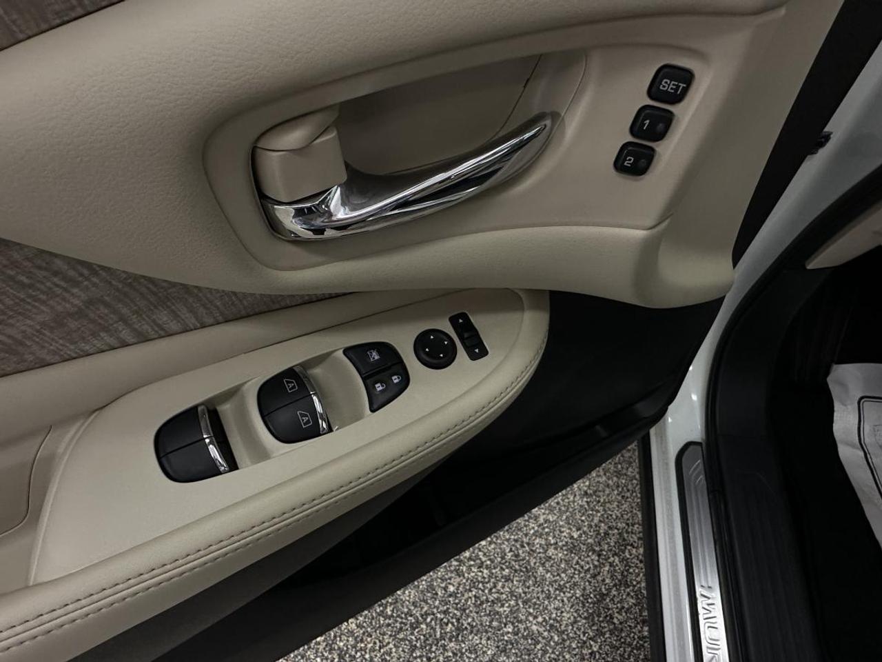 2021 Nissan Murano SL/AWD/CREAM LEATHER/PANOROOF/69KM/LOCAL TRADE! Photo