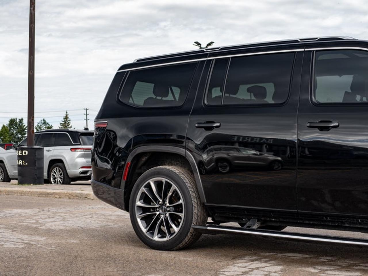 2022 Jeep Wagoneer Series III Photo