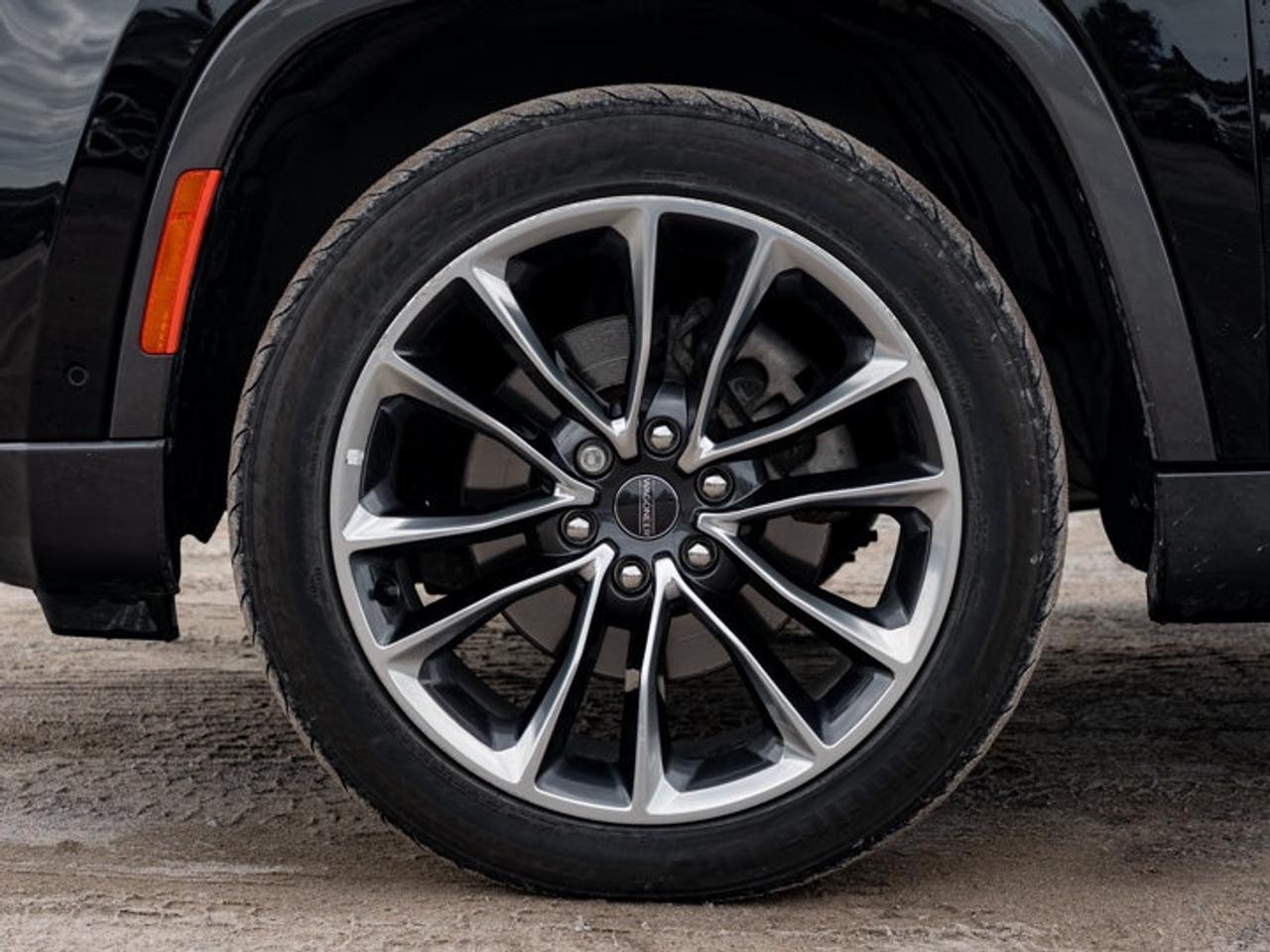 2022 Jeep Wagoneer Series III Photo