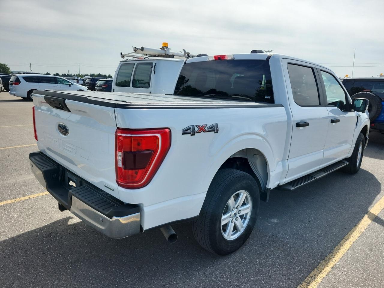 2021 Ford F-150 XLT | SUPERCREW | 4X4 | 3.5 6 CYL | COMPLETE SERVICE HISTORY | NO ACCIDENTS Photo3