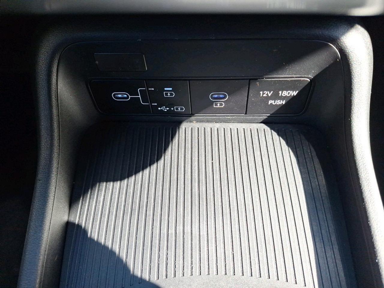 2024 Hyundai KONA 2.0L Essential Photo