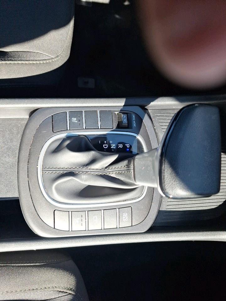 2024 Hyundai KONA 2.0L Essential Photo