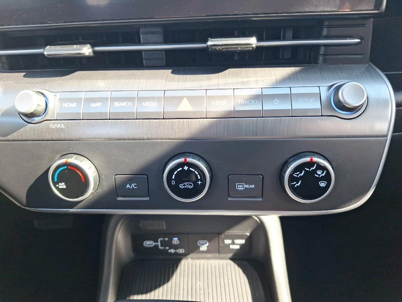 2024 Hyundai KONA 2.0L Essential Photo