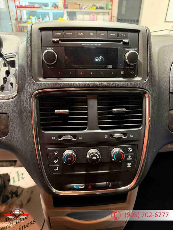 2015 Dodge Grand Caravan SE FWD Photo