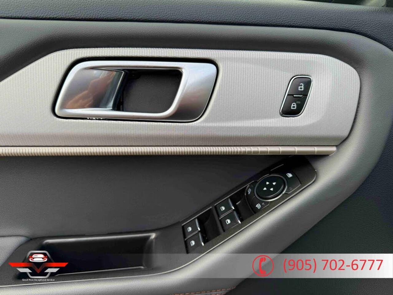 2025 Ford Explorer Active AWD Photo