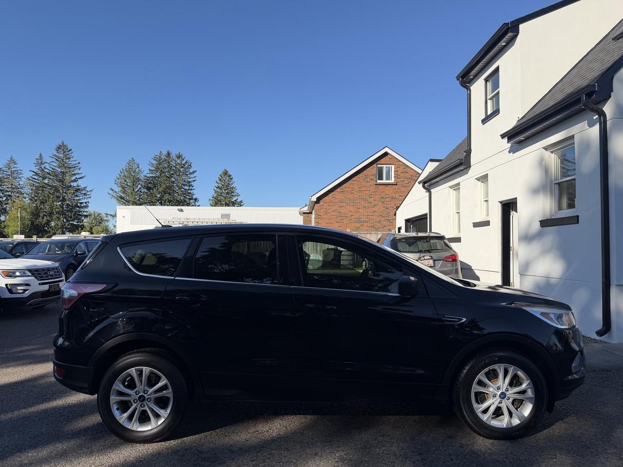 2017 Ford Escape SE Photo