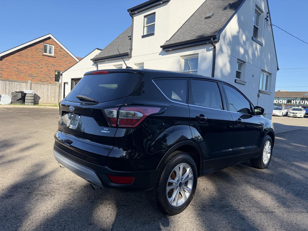 2017 Ford Escape SE Photo