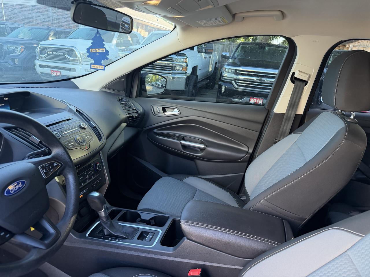 2017 Ford Escape SE Photo
