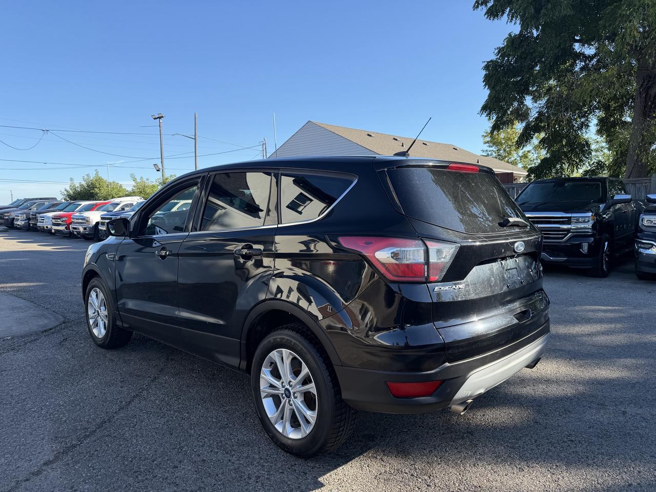 2017 Ford Escape SE Photo