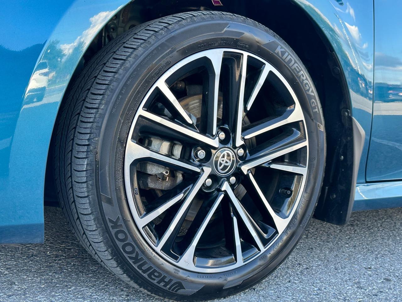 2025 Toyota Camry TOP OF THE LINE-XLE! Photo5