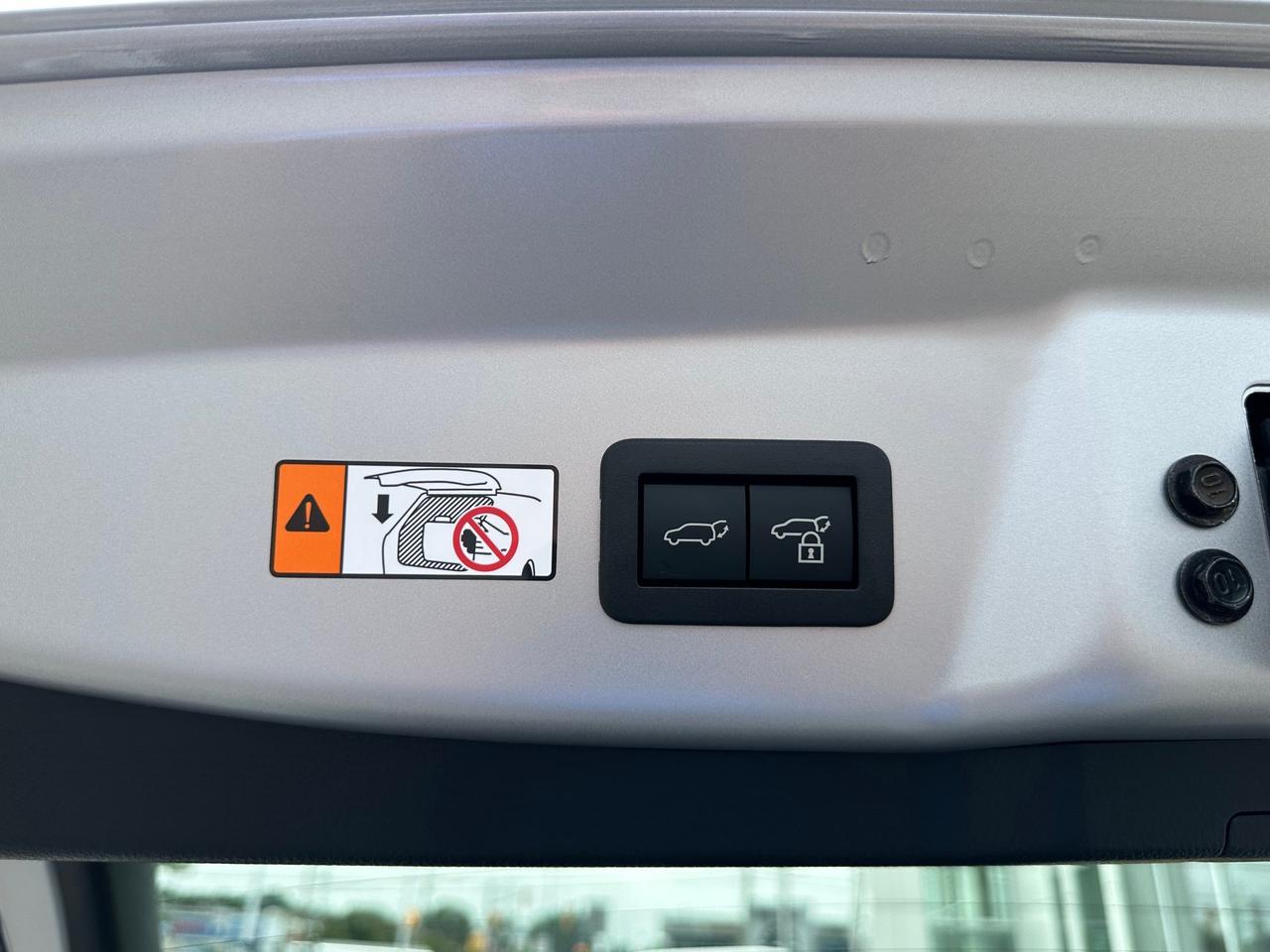 2025 Toyota Prius Limited LIMITED+ONLY 4,318 KMS! Photo