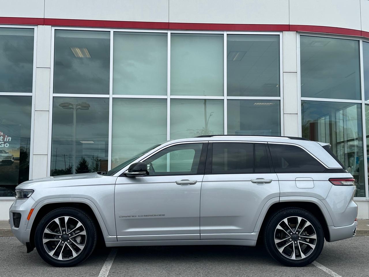 2022 Jeep Grand Cherokee Overland OVERLAND-HUD+MASSAGE SEATS+MORE! Photo3