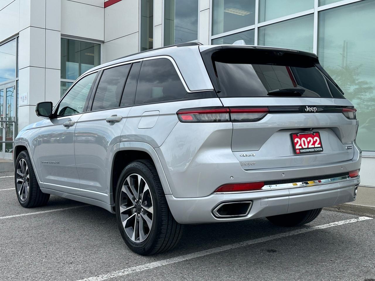 2022 Jeep Grand Cherokee Overland OVERLAND-HUD+MASSAGE SEATS+MORE! Photo