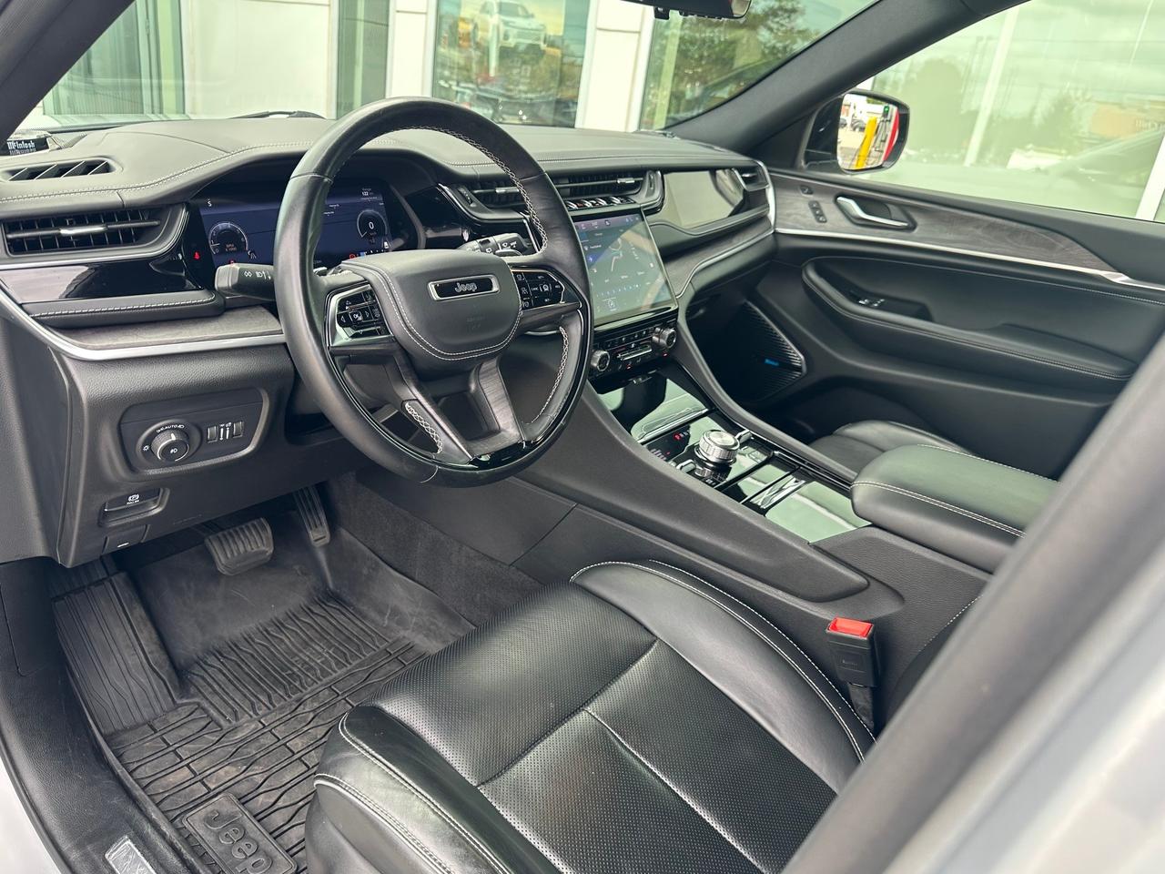 2022 Jeep Grand Cherokee Overland OVERLAND-HUD+MASSAGE SEATS+MORE! Photo