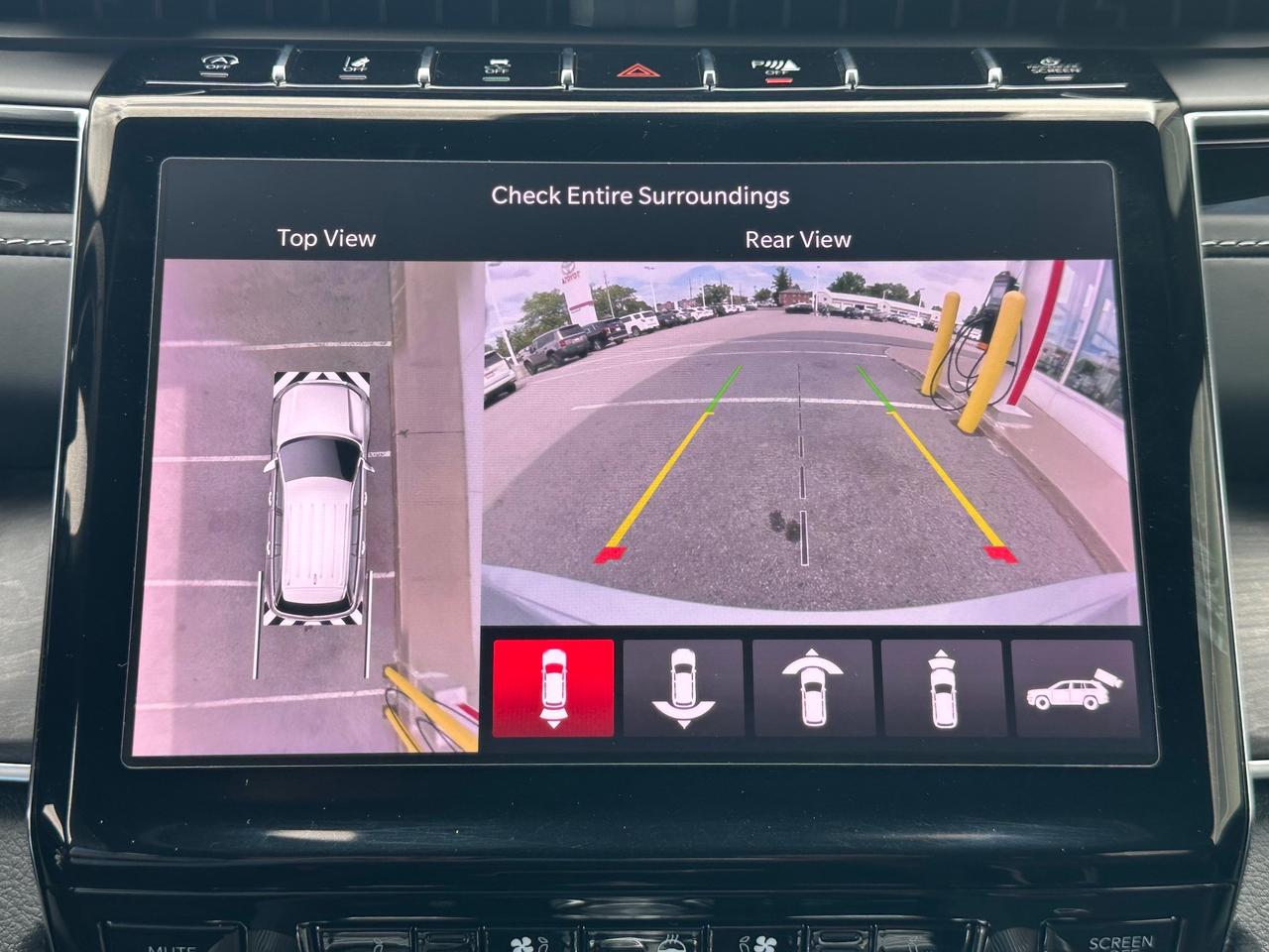 2022 Jeep Grand Cherokee Overland OVERLAND-HUD+MASSAGE SEATS+MORE! Photo