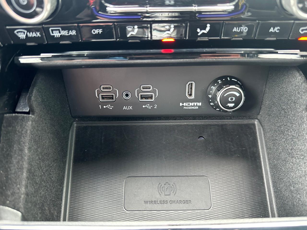 2022 Jeep Grand Cherokee Overland OVERLAND-HUD+MASSAGE SEATS+MORE! Photo